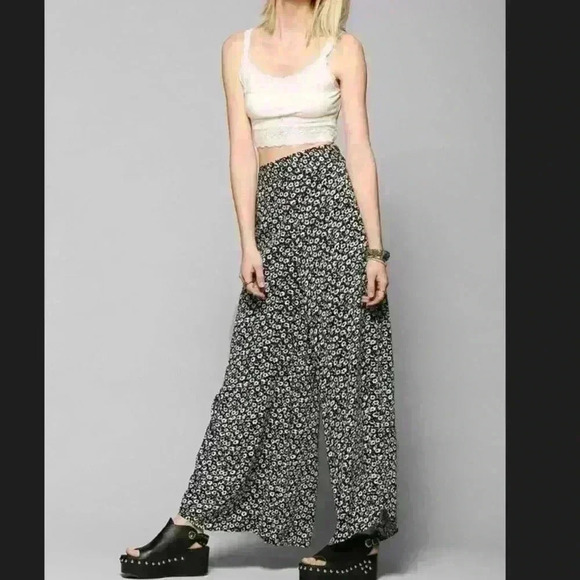 Urban Outfitters / Uo Kimchi Blue Open-Sided pants - Picture 1 of 6